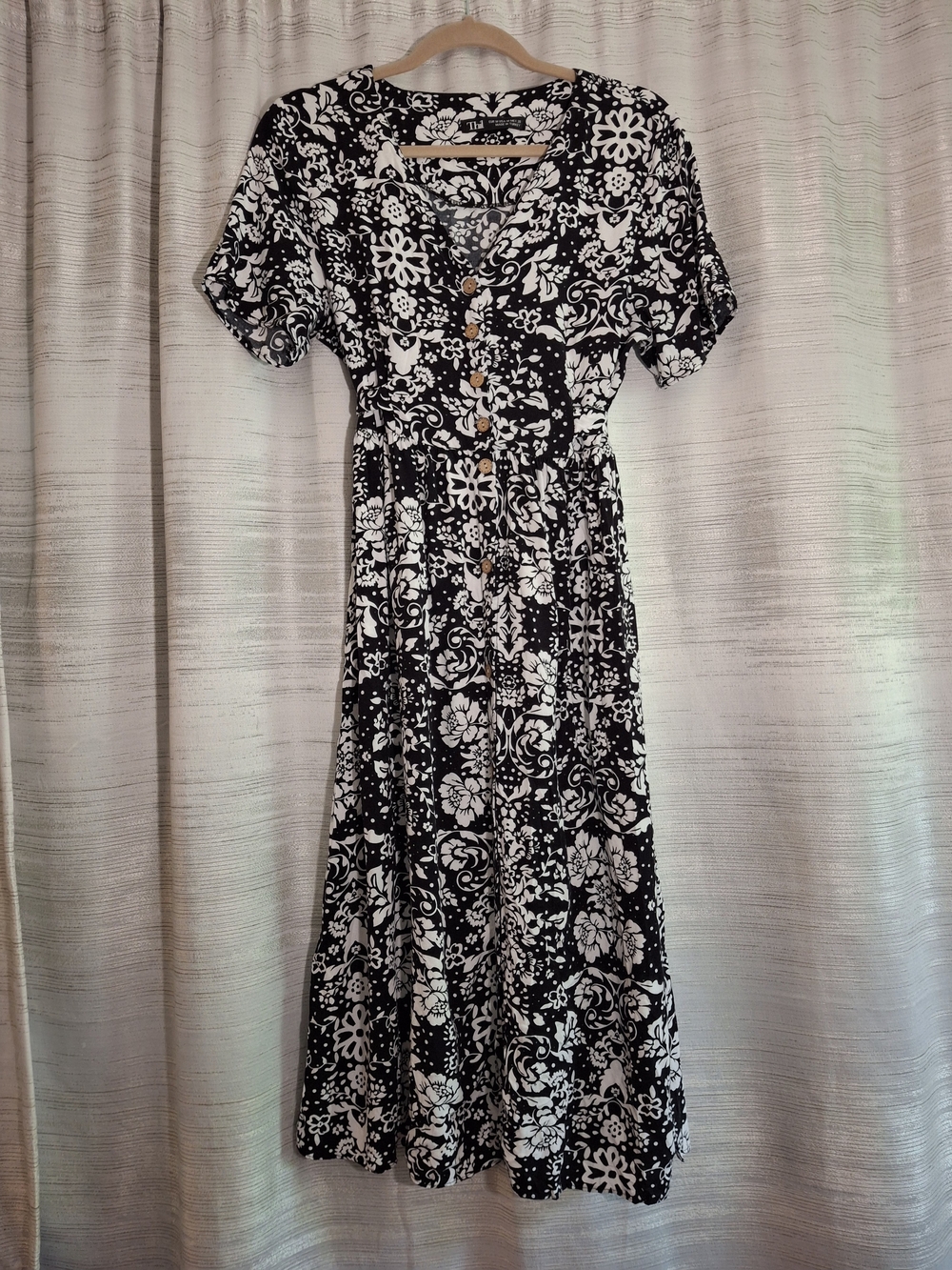 Thil Black & White Floral Midi Dress with Button Front Medium